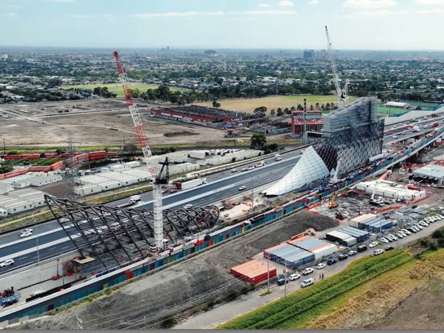 A straight run from the M80 Ring Road to the West Gate Bridge – new express lanes to open