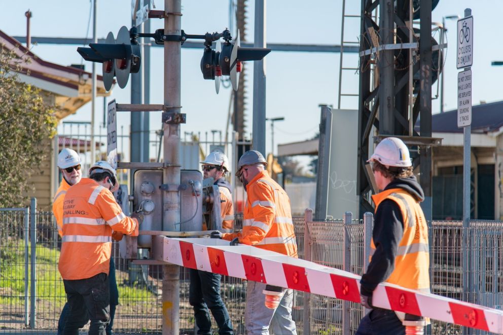 Removing the Bear Street boom gates at Mordialloc