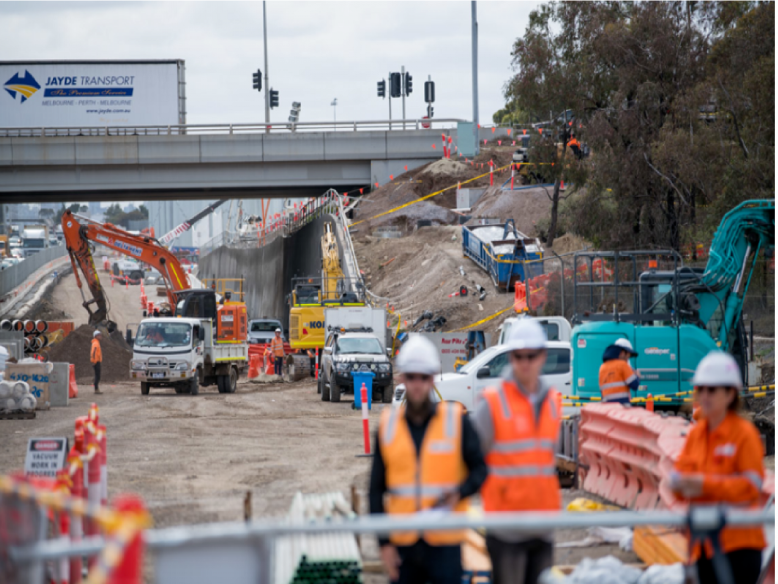Photo of widening work on the West Gate Freeway outbound near Grieve Parade