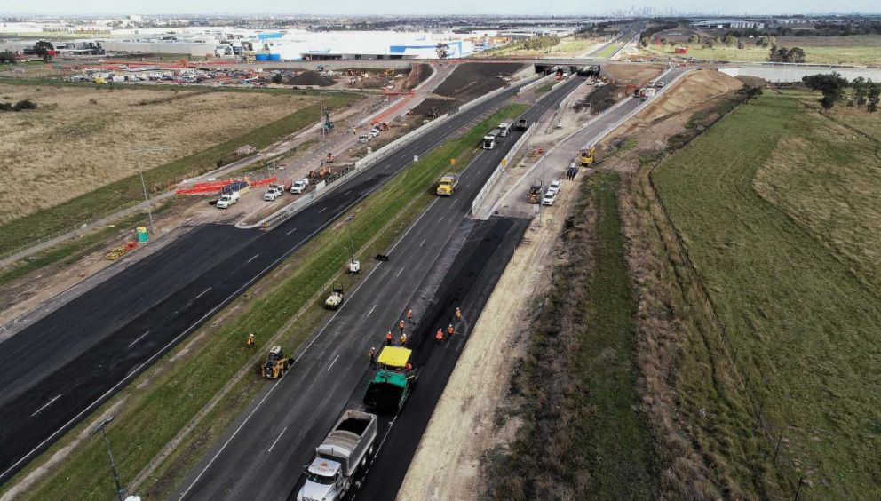 Asphalting works continue to build the new on and off ramps as part of the interchange to the Hume Freeway