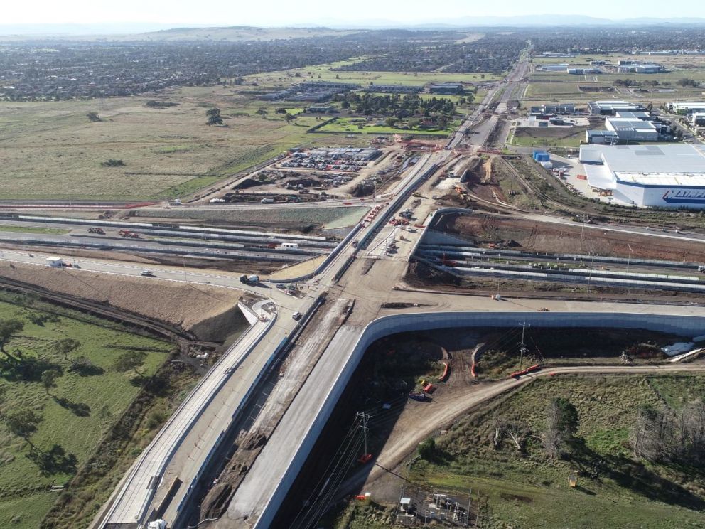 Works continue to build the new interchange to the Hume Freeway