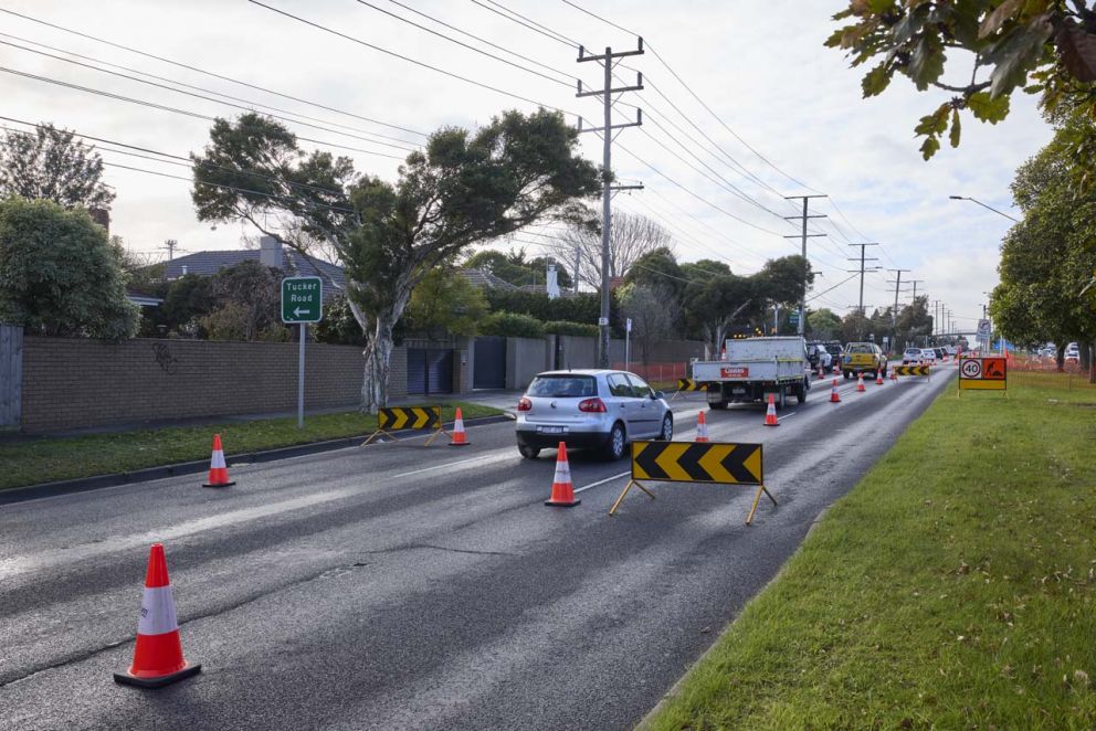 At Tucker Road while preliminary service investigation works occur, traffic is safely guided through the centre lane.