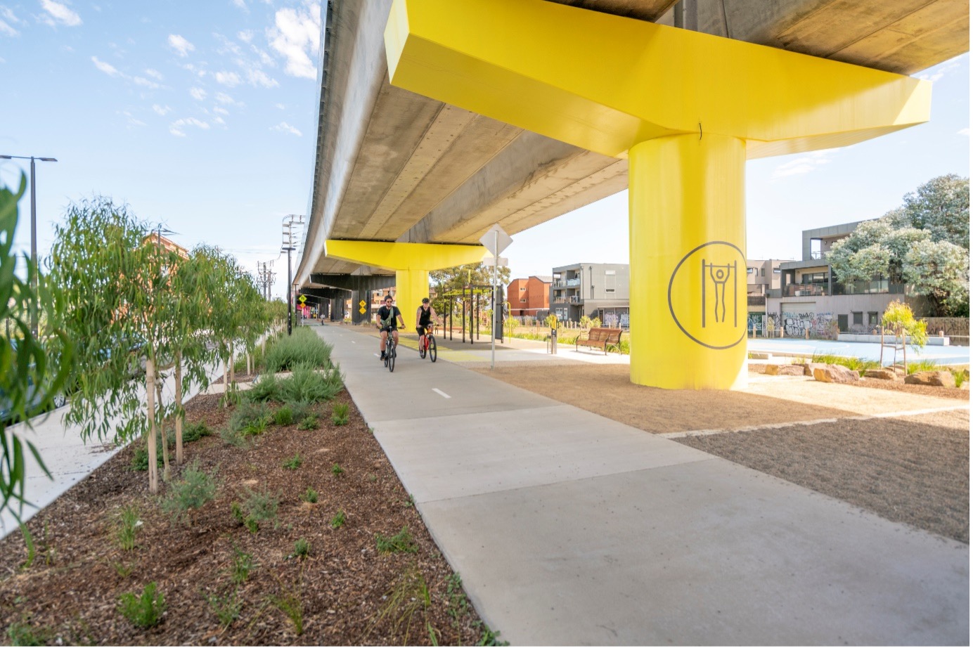 Bell to Moreland elevated rail bridges