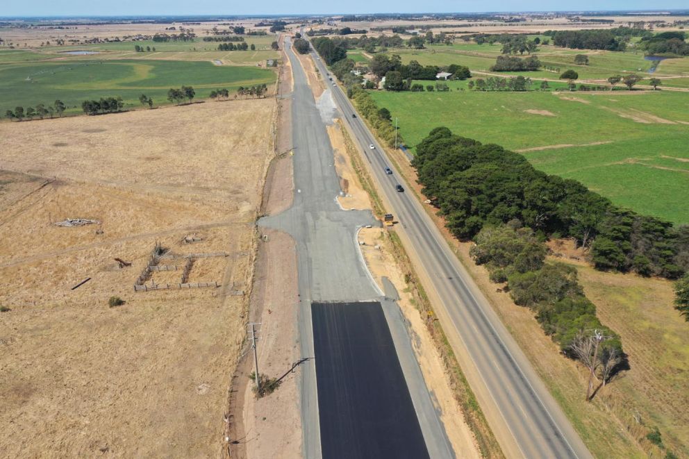 Traffic was switched onto the newly built lanes to the west of Kilmany in mid-March 2023