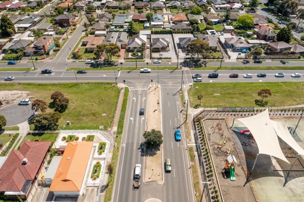 October 2021 – Pre-construction Bridgewater Road and Craigieburn Road intersection