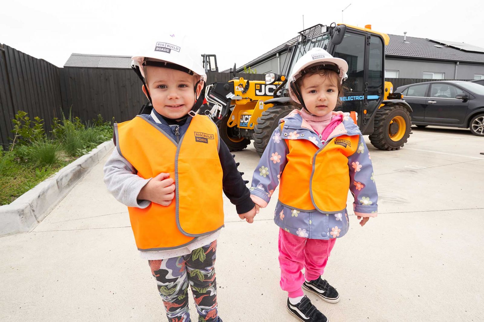 Pre-schoolers in Greenvale learning about the importance of an upgraded road network from the team on the Mickleham Road Upgrade – Stage 1 