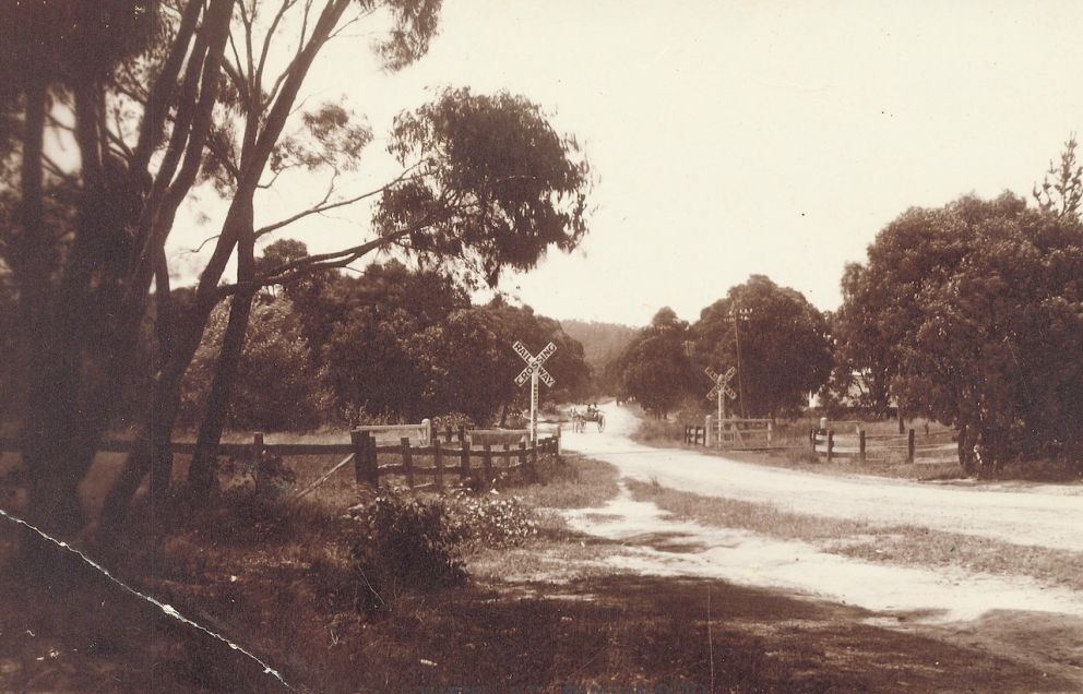 Bedford Road level crossing 1924