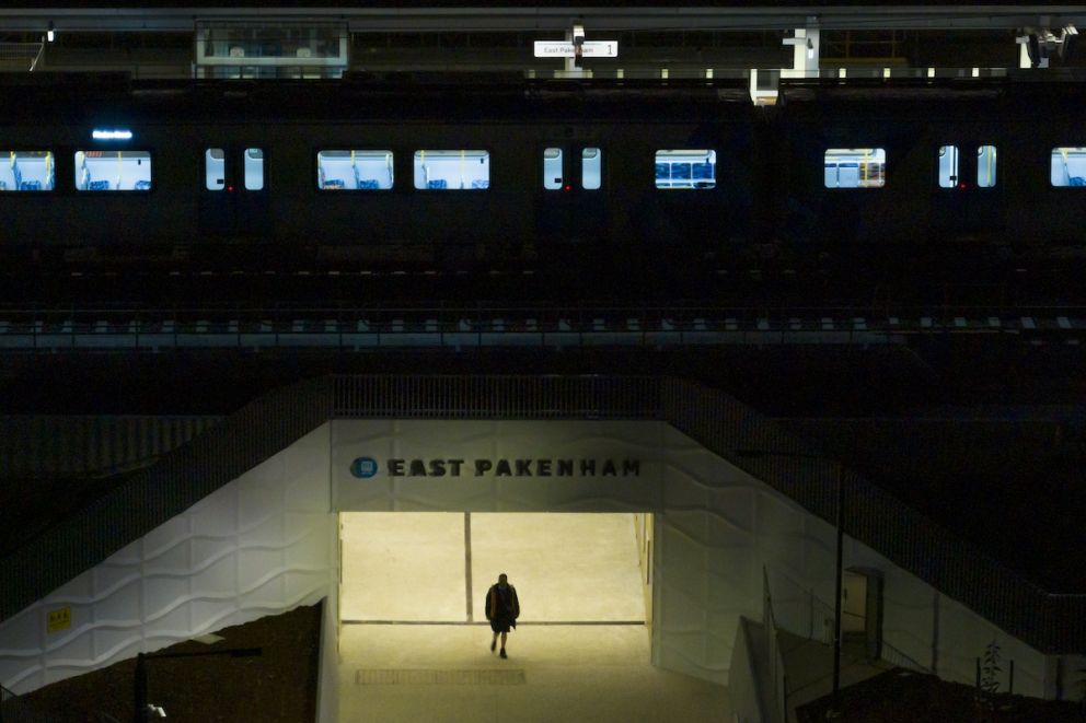 A train passes East Pakenham Station