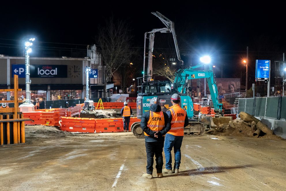 Night works to install beams under Union Road