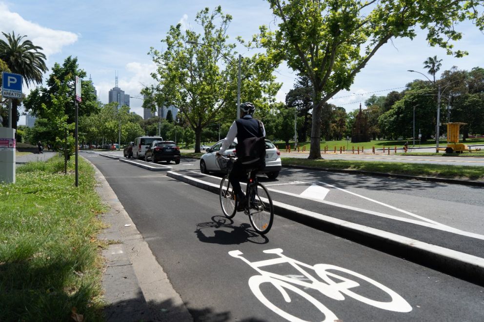 New protected bikes lanes on St Kilda Road between Linlithgow Avenue and Dorcas Street