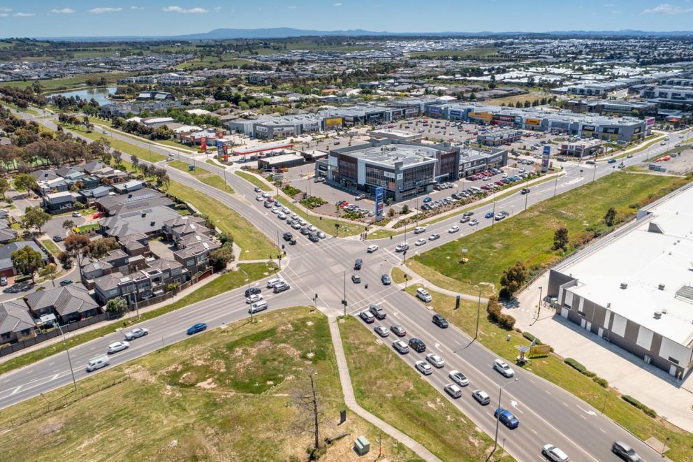 October 2021 - Pre-construction Aitken Boulevard and Craigieburn Road intersection