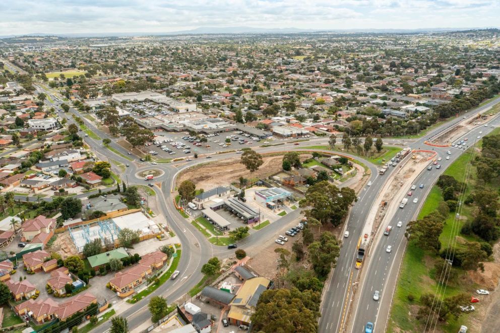 March 2022 –  Before the Craigieburn Road roundabout removal next to the Hume Highway