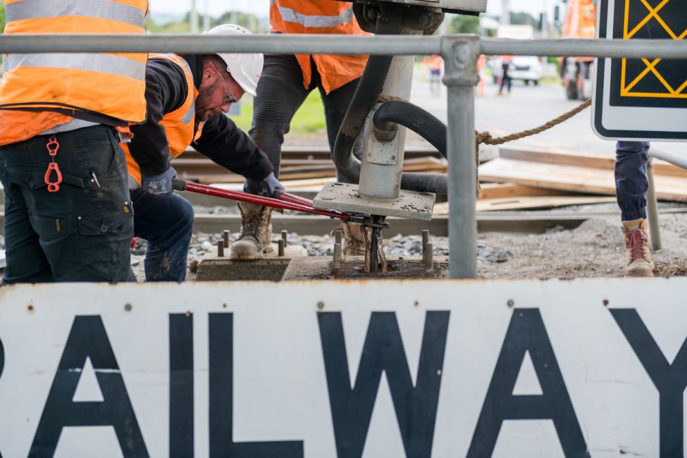 Boomgates being dismantled at McGregor Road level crossing