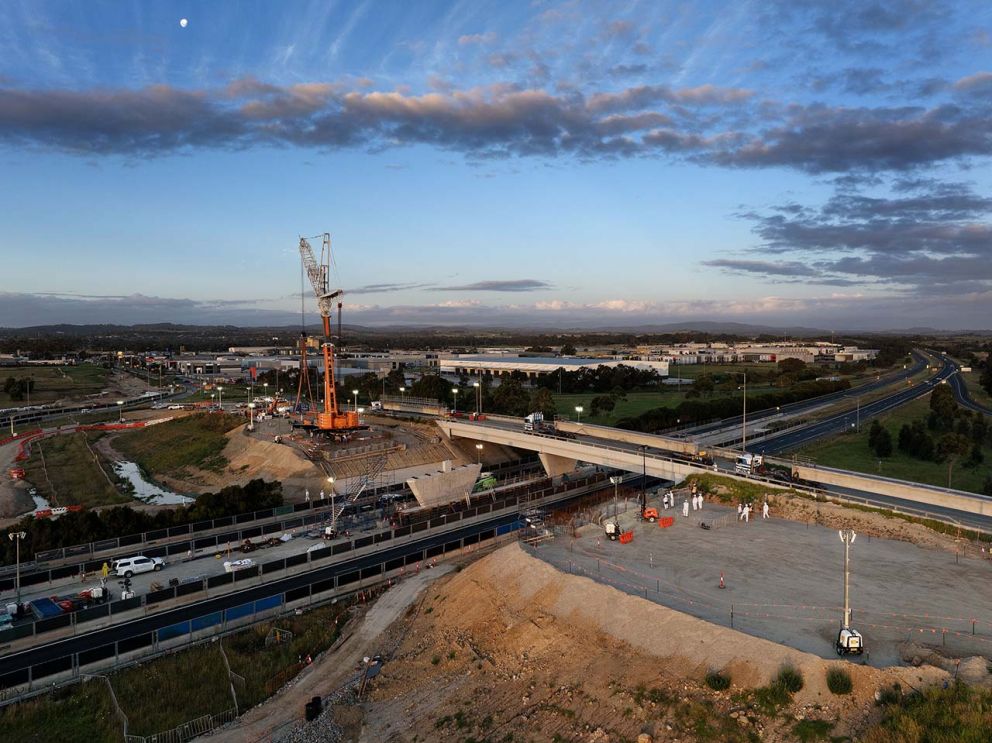  January 2024- Installing the 12 beams for the new Healesville-Koo Wee Rup Road bridge