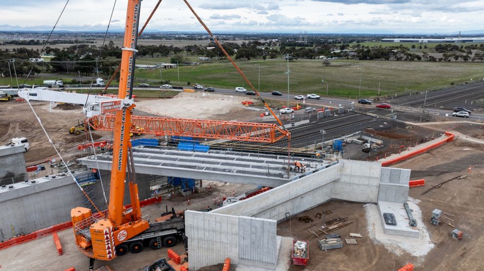 Two cranes weighing up to 750 tonnes have been mobilised to lift a total of 27 concrete beams.jpg