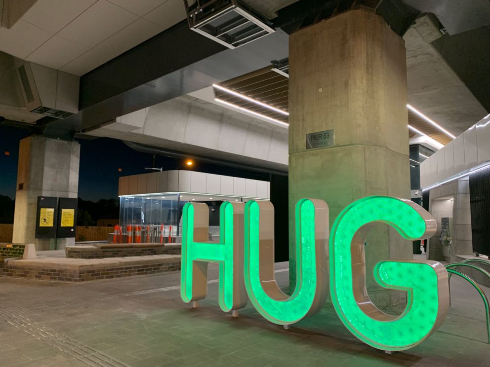 Green light up HUG
