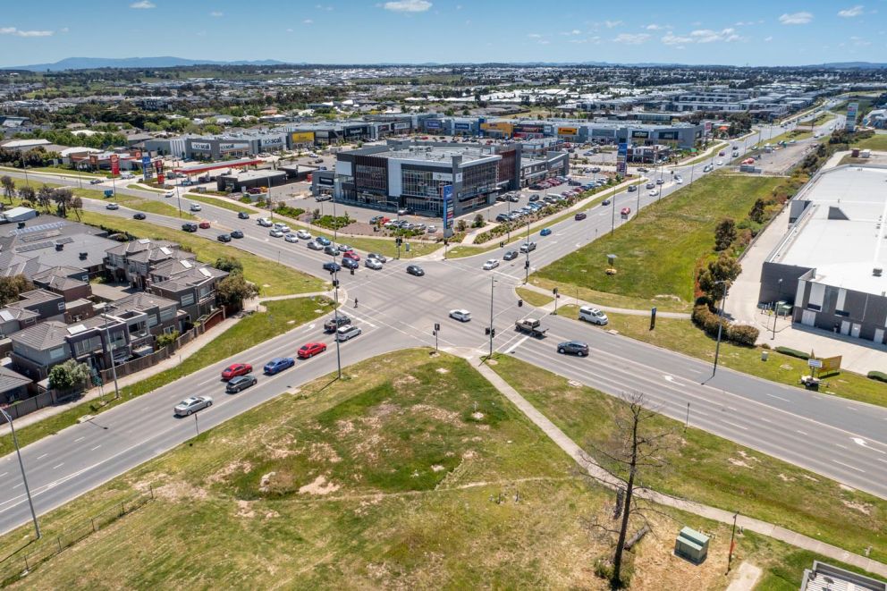 October 2021 - Pre-construction Aitken Boulevard and Craigieburn Road intersection