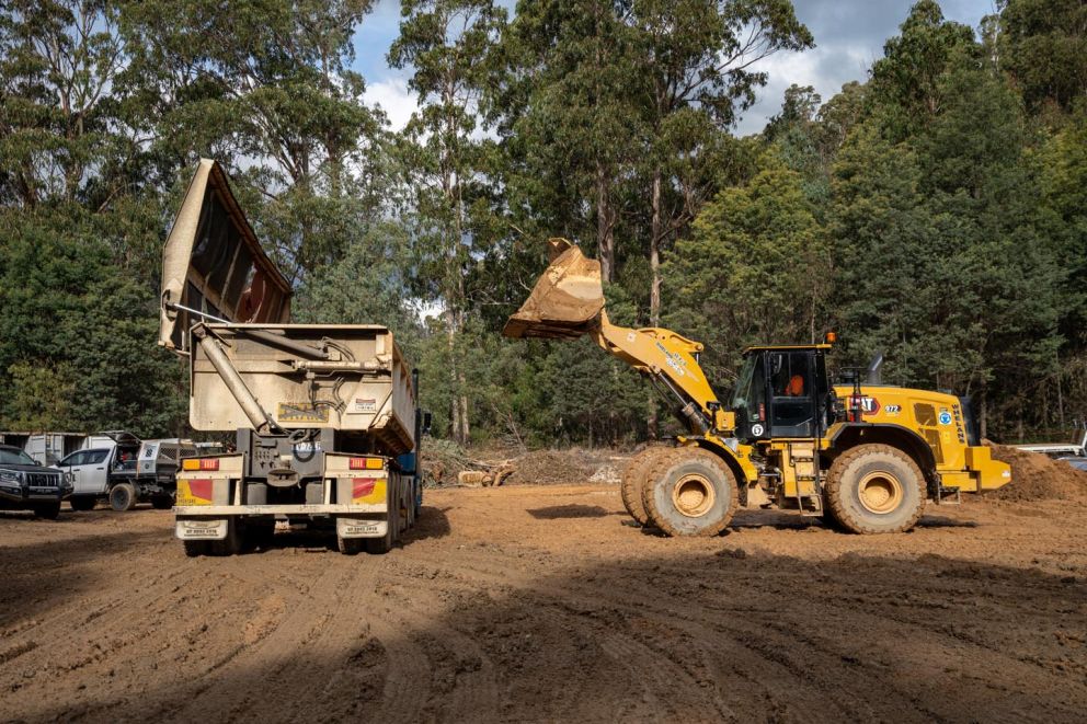 Material getting loaded into a truck for removal on the Bogong High Plains Rd landslip