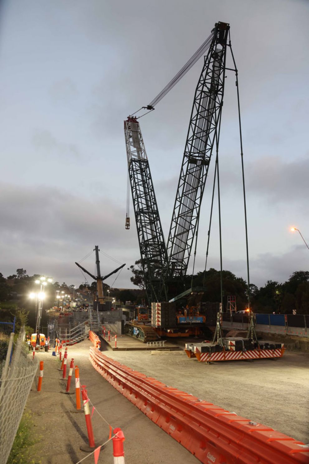 Preparation to lift bridge beams - Feb 23