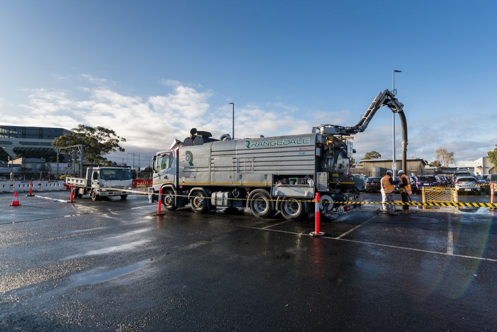 Suction excavator working on a targeted area