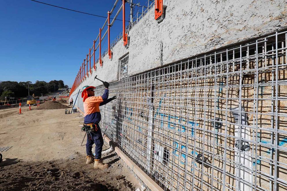 Reinforcement for soil nail retaining wall