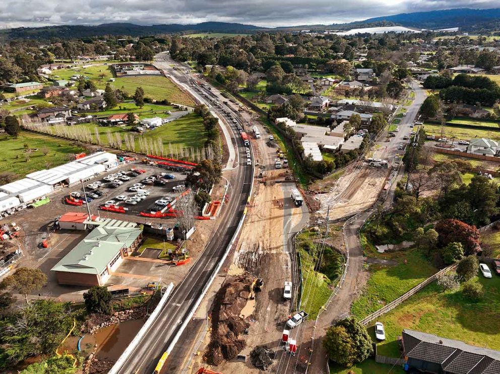 Construction of new southbound lanes on Narre warren North Road and major works at the western entrance to Memorial Drive