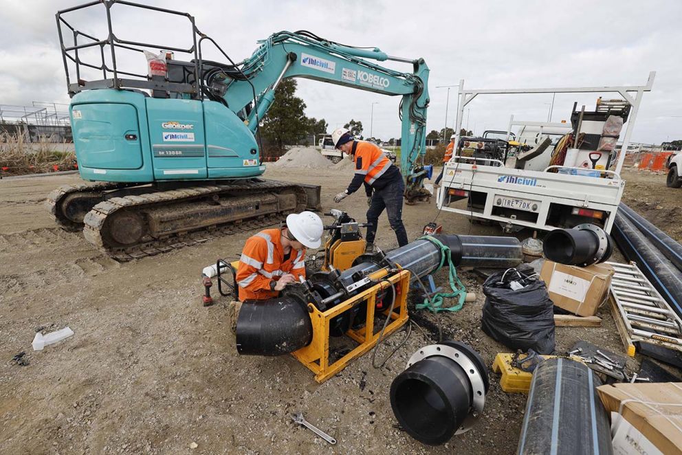 July 2023- Relocating water mains on Healesville-Koo Wee Rup Road north of the freeway