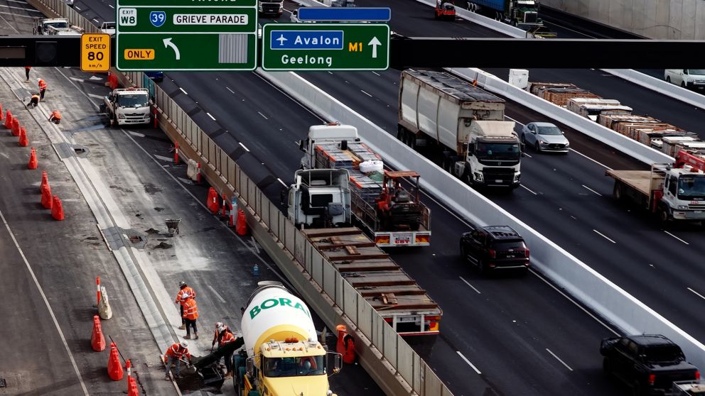 West Gate Freeway outbound express lane line marking