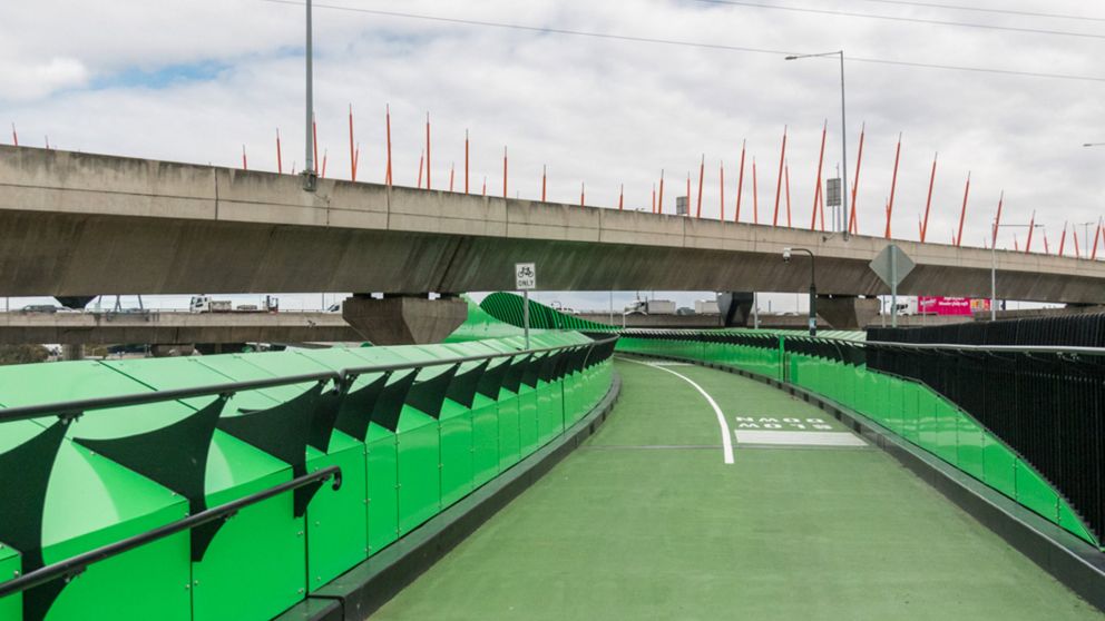 Veloway with line markings