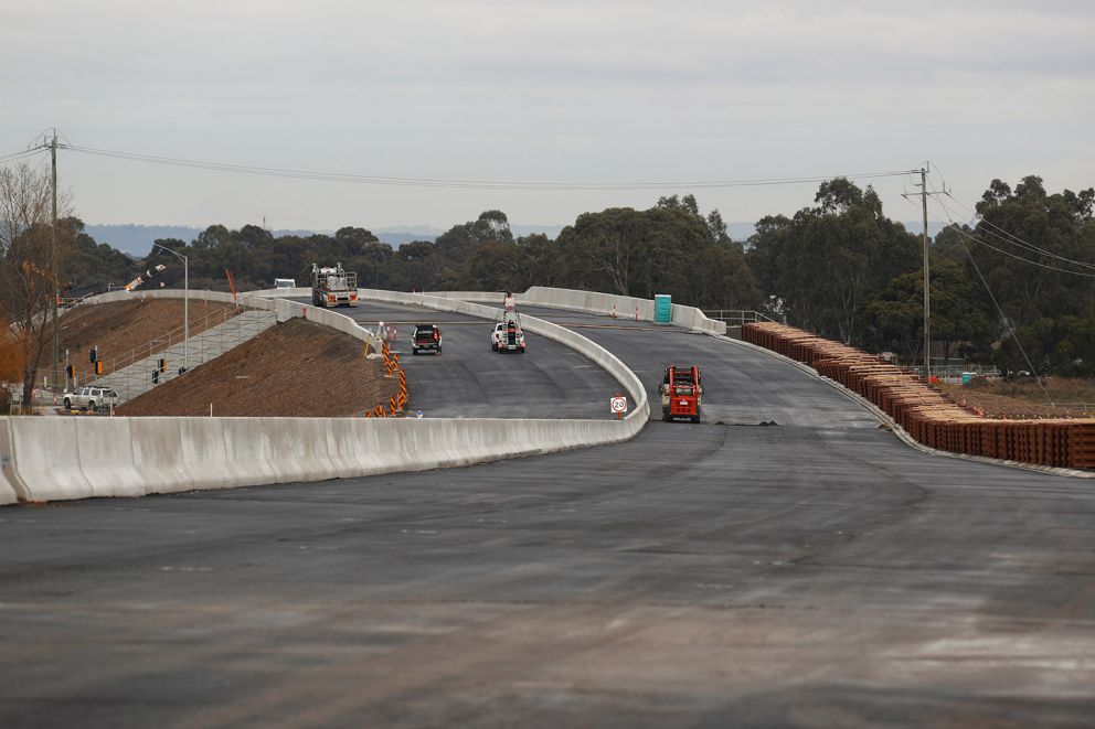 Works continuing to build the Freeway between the Dingley Bypass and Old Dandenong Road