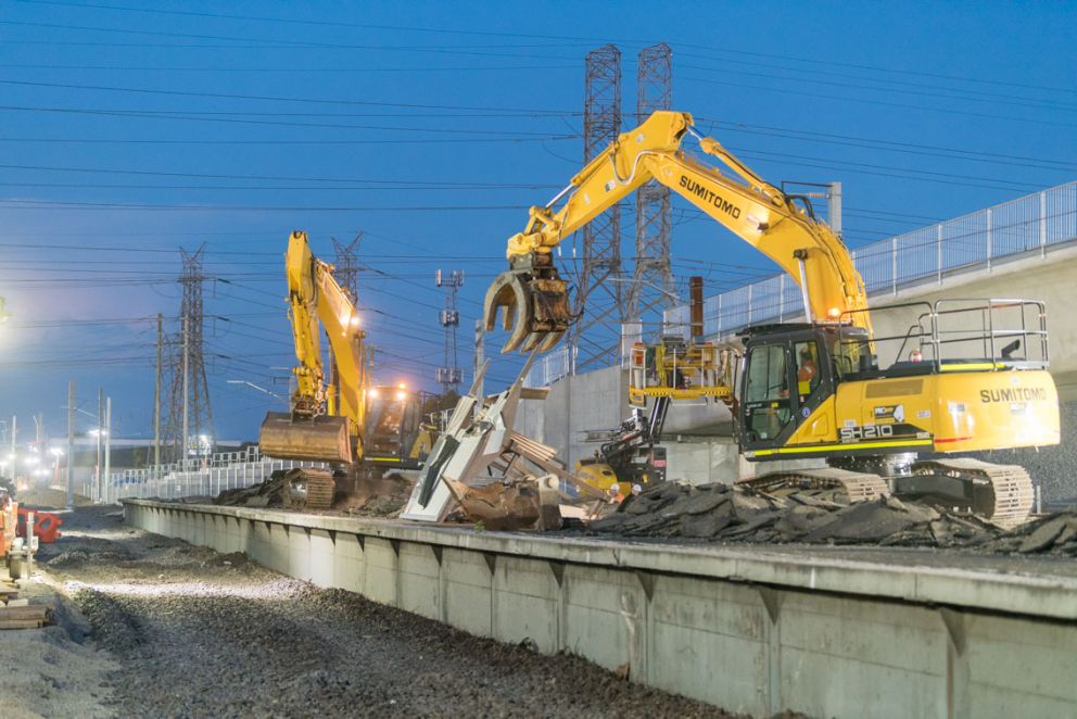 Demolishing Keon Park Station