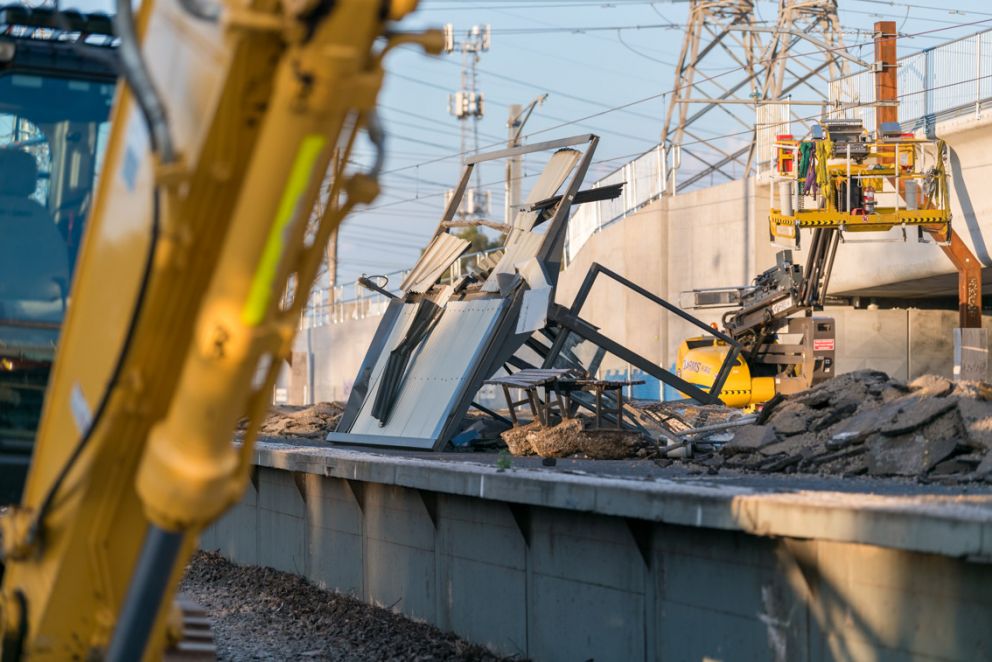 Demolishing Keon Park Station