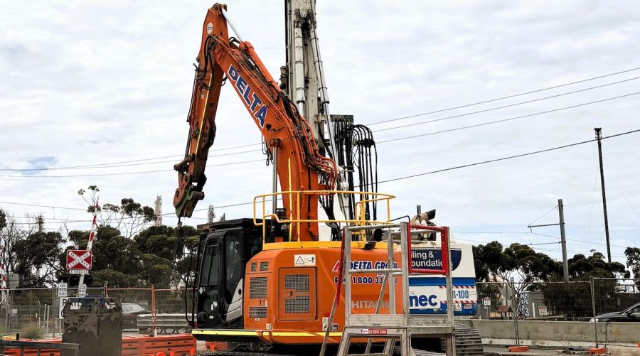 A 140-tonne piling rig on site at Maidstone Street