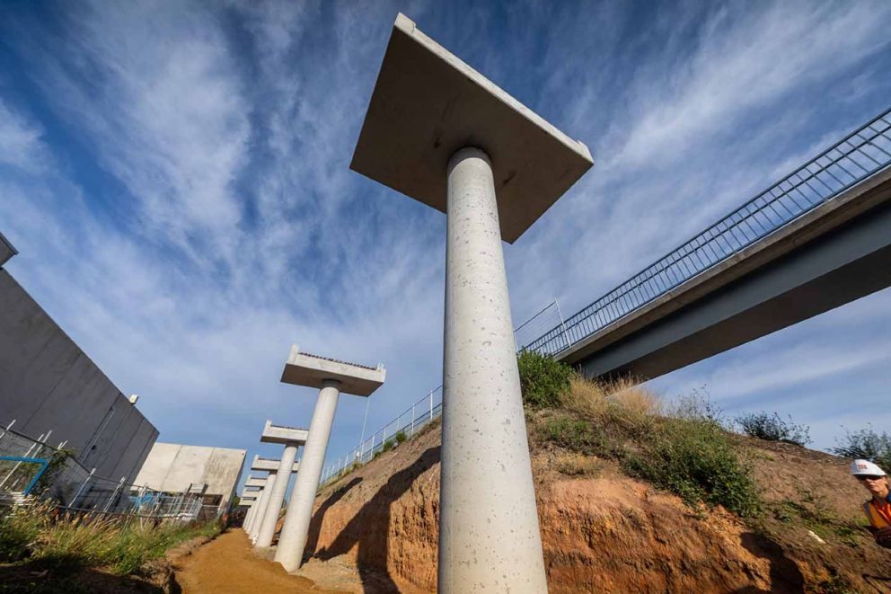 New bridge piers to upgrade the Blaxland Avenue overpass