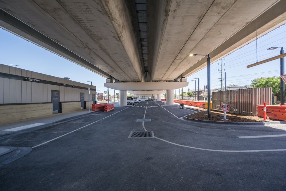 Pick up or drop off under the elevated rail in Parkdale