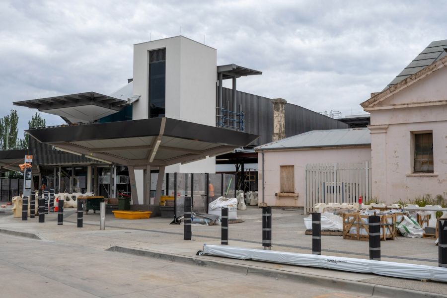 Ballarat Station entrance and new pedestrian overpass