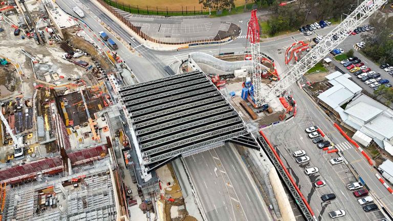 Yarra Link green bridge taking shape and Yarra Link Green Bridge