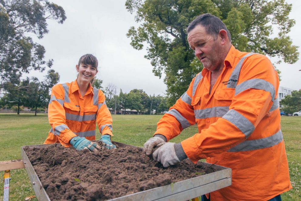 Brendan from the Wurundjeri Council and archaeologist Laura are part of the specialist team.