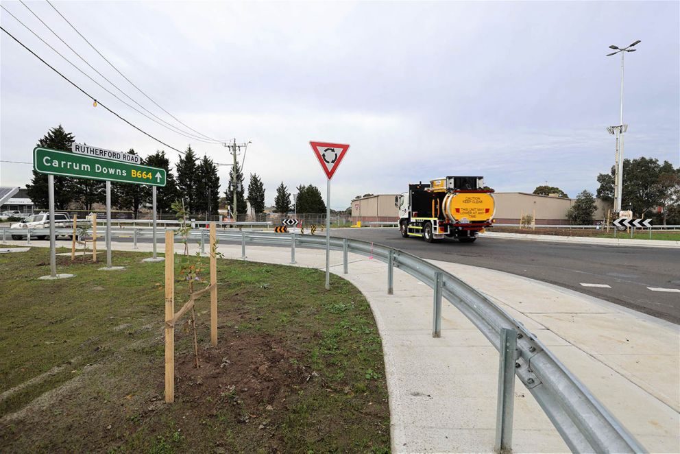 As part of our landscaping works, we’ve planted over  90,000 native trees, shrubs and grasses. To improve  safety for road users and pedestrians we’ve also  installed over 4.5km of safety barriers.